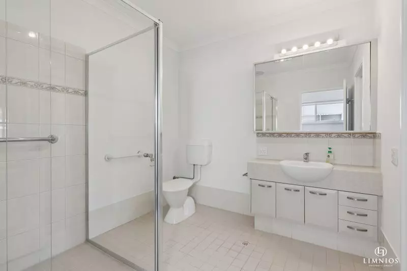 Elevated Living with a Bright Northerly Aspect