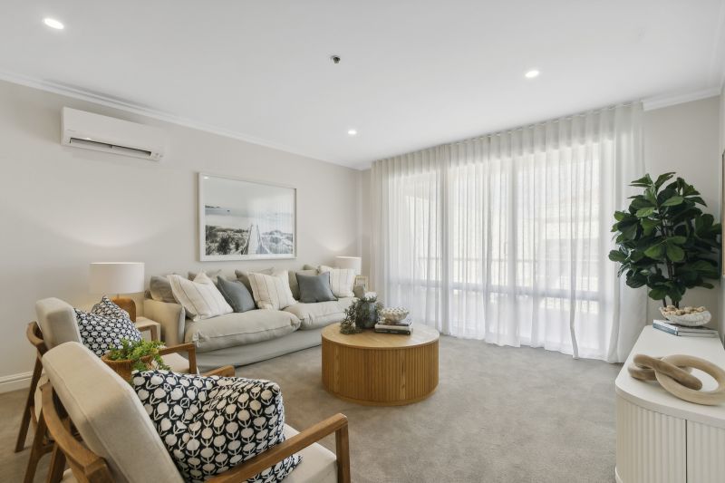 Bright and beautiful two-bedroom apartment with separate dining room