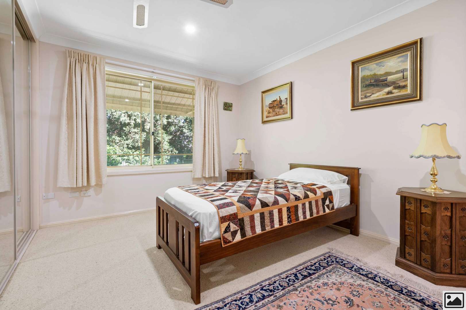 Beautifully Presented Villa with Private Garden Outlook