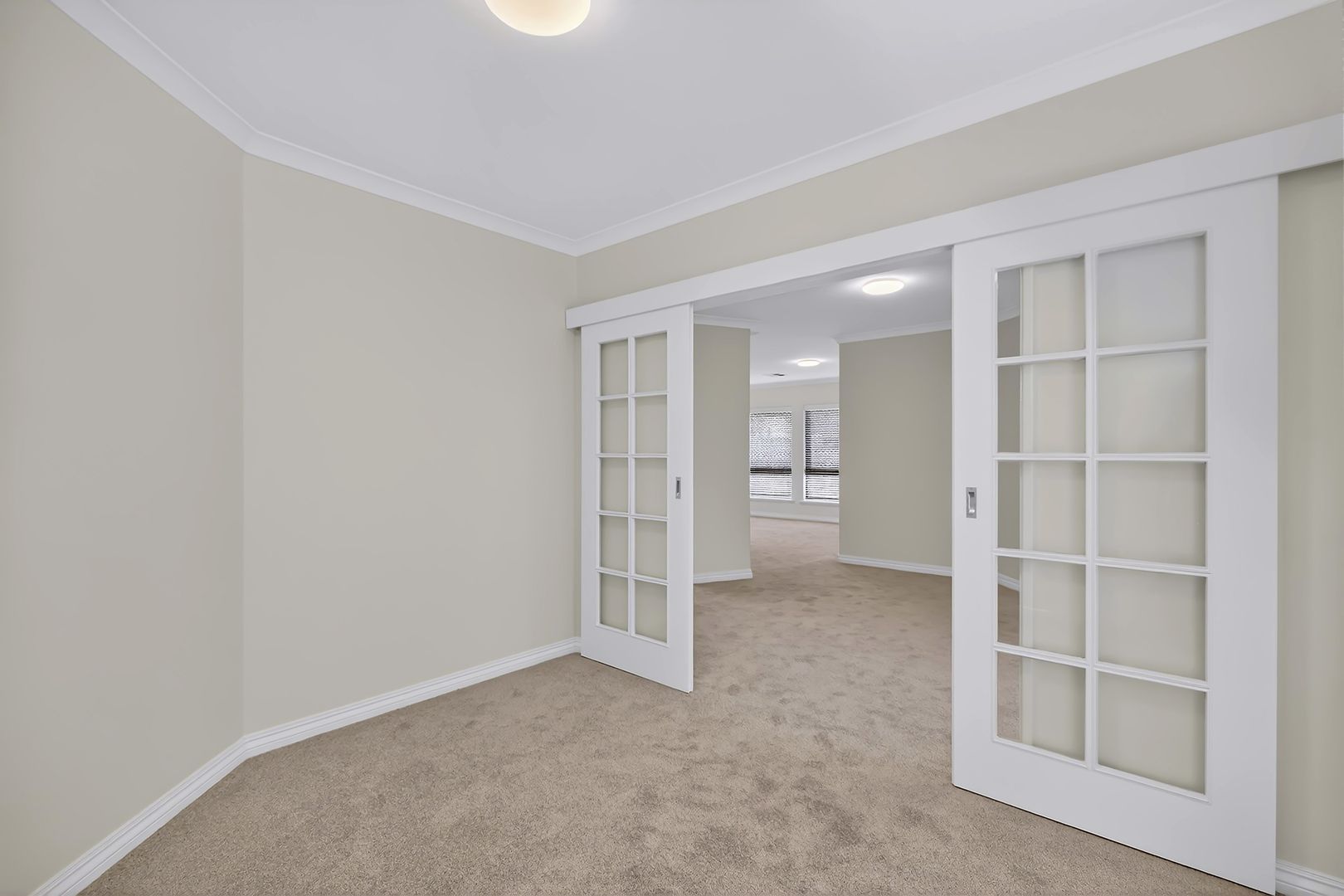Rare Opportunity to purchase into the Popular Peter Arney Retirement Living Complex! Relax and Enjoy Your New Low Maintenance Home!