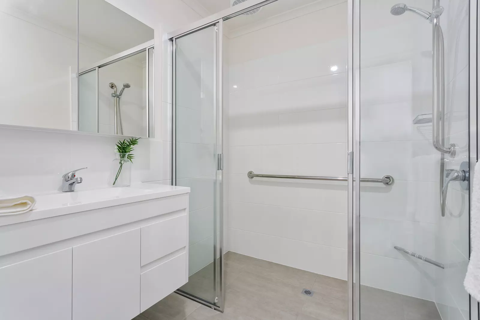 Recently renovated, this 2-bedroom retirement unit with carport is set within beautifully maintained grounds, just moments from the vibrant Adelaide CBD.