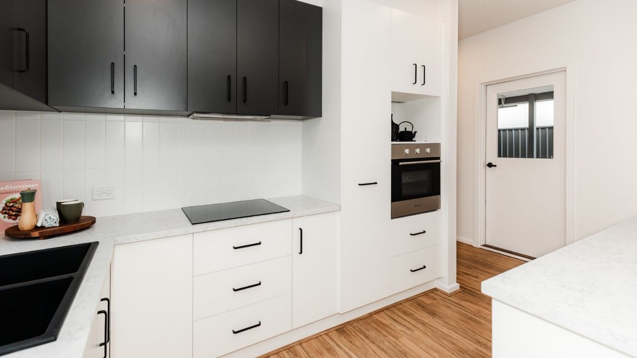 Discover the perfect combination of style and function in the Chandler.