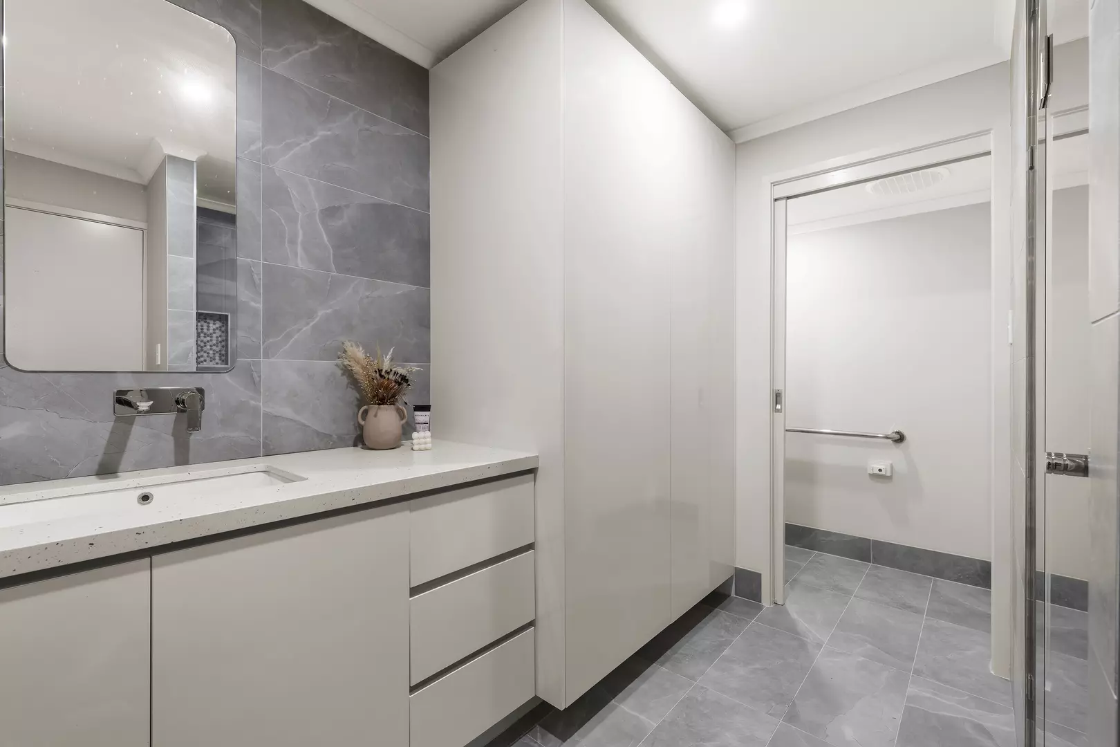 Eltham's Best Independent Living Unit!