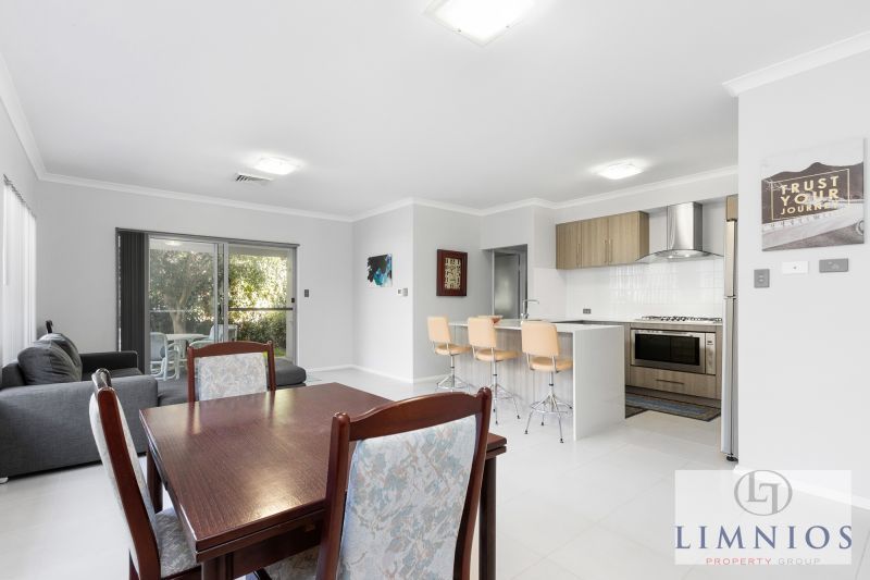 Street Front Stunner !