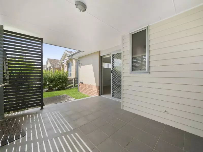Beautifully Presented Corner Villa