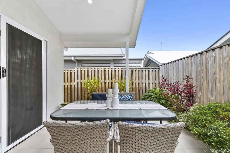 Effortless Living- Modern Charm and Tranquility