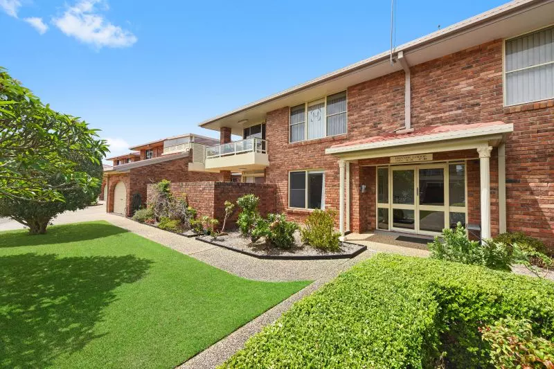 Under Offer -Ground Unit with a stunning Waterfront Location