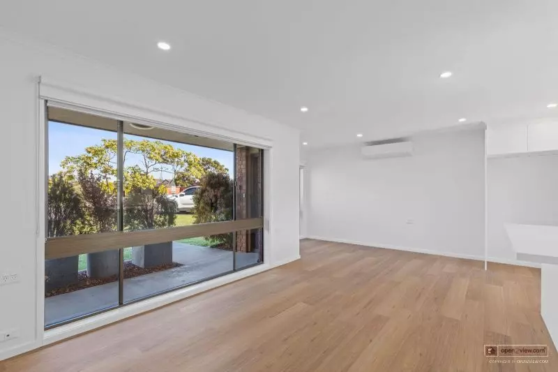 Newly Renovated Retirement Living Unit!