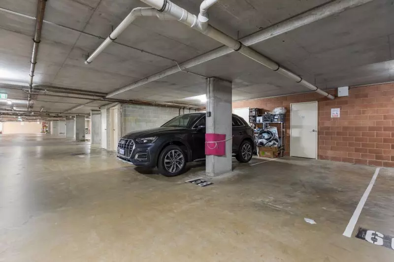 Stunning Views, Central Living!