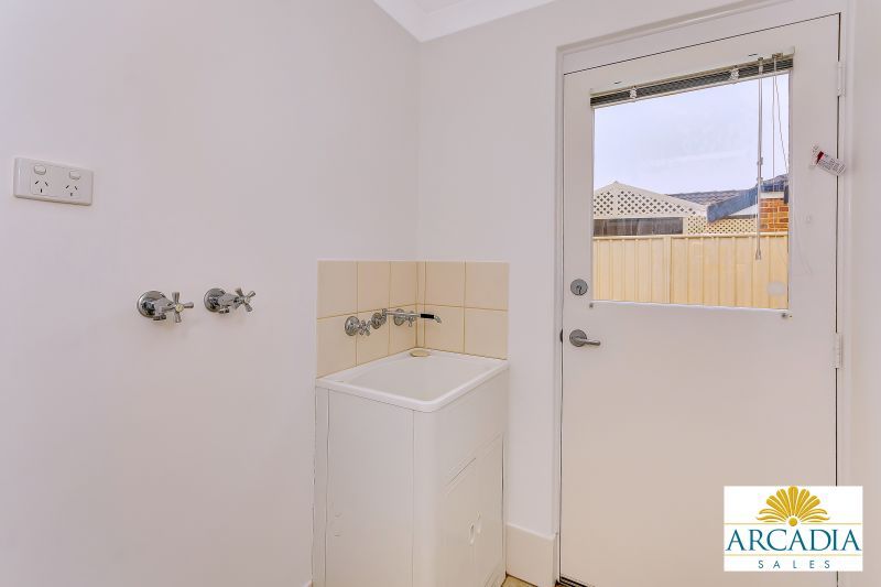 ARCADIA WATERS MADDINGTON - 2 Bedrooms and Stone Bench Tops