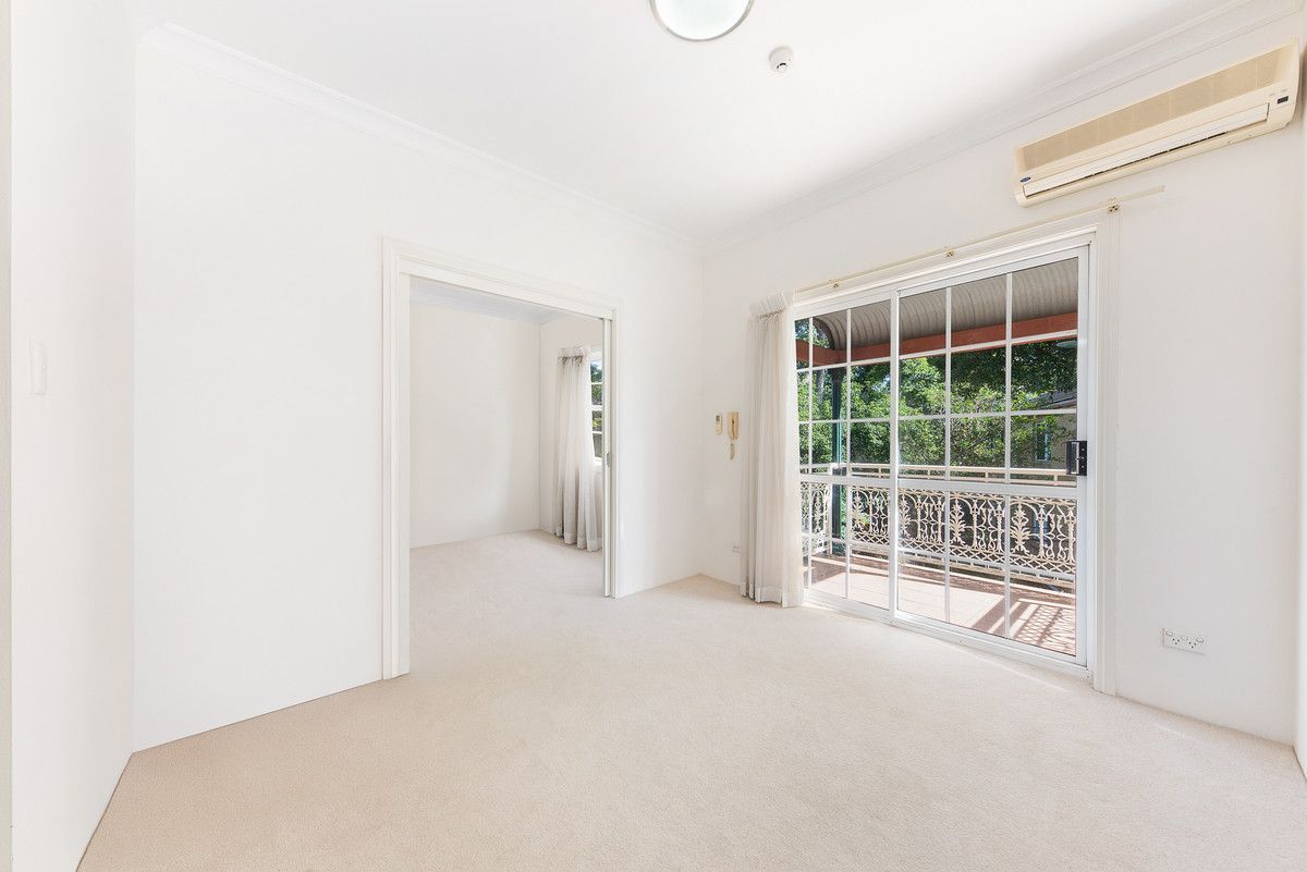 A private location with a first floor leafy outlook