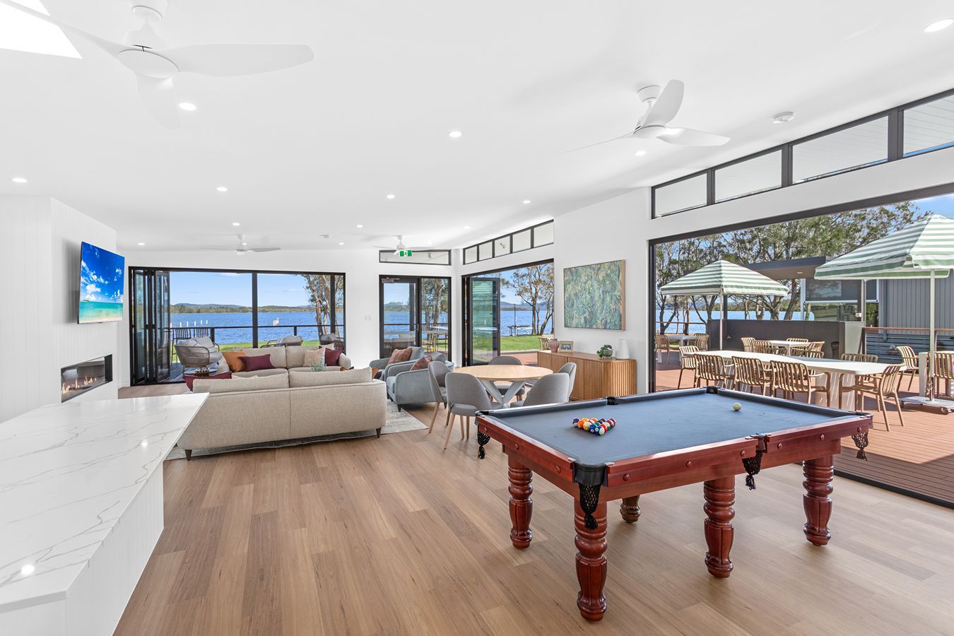 Discover Over 50s Lakefront Living