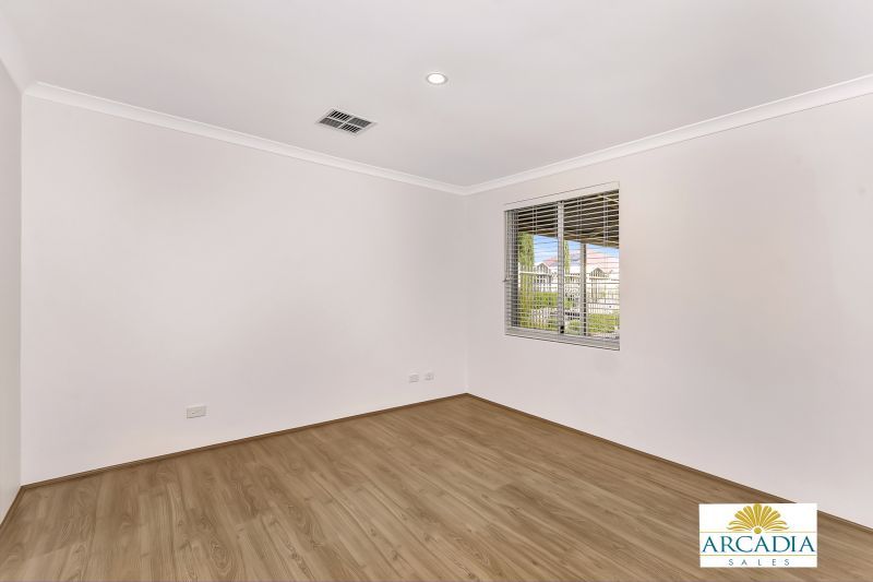 ARCADIA WATERS MADDINGTON - Dress to Impress...