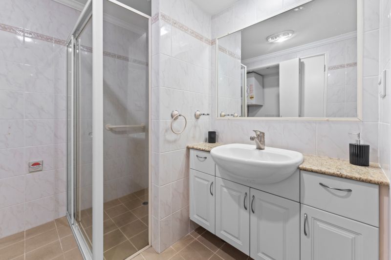 Three Bedroom Retirement Home, Don't Miss Out.....