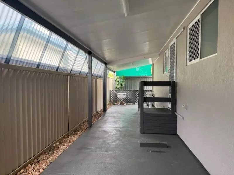 Luxurious Home with Abundant Features!