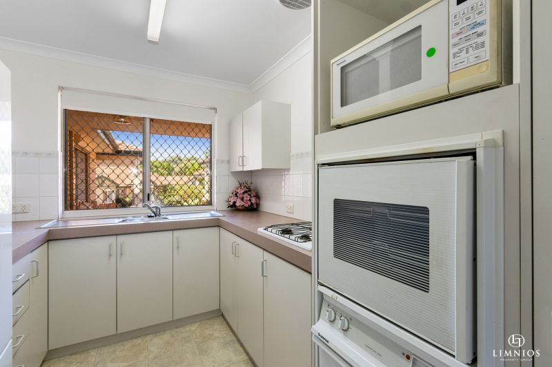 SOLD!. Beautifully presented, well maintained villa for the Over 55s