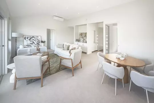 Spacious Coastal Villa with Room to Move