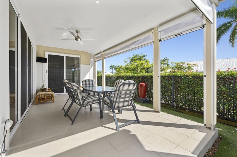 Style & Privacy - Spacious Three-bedroom Haven