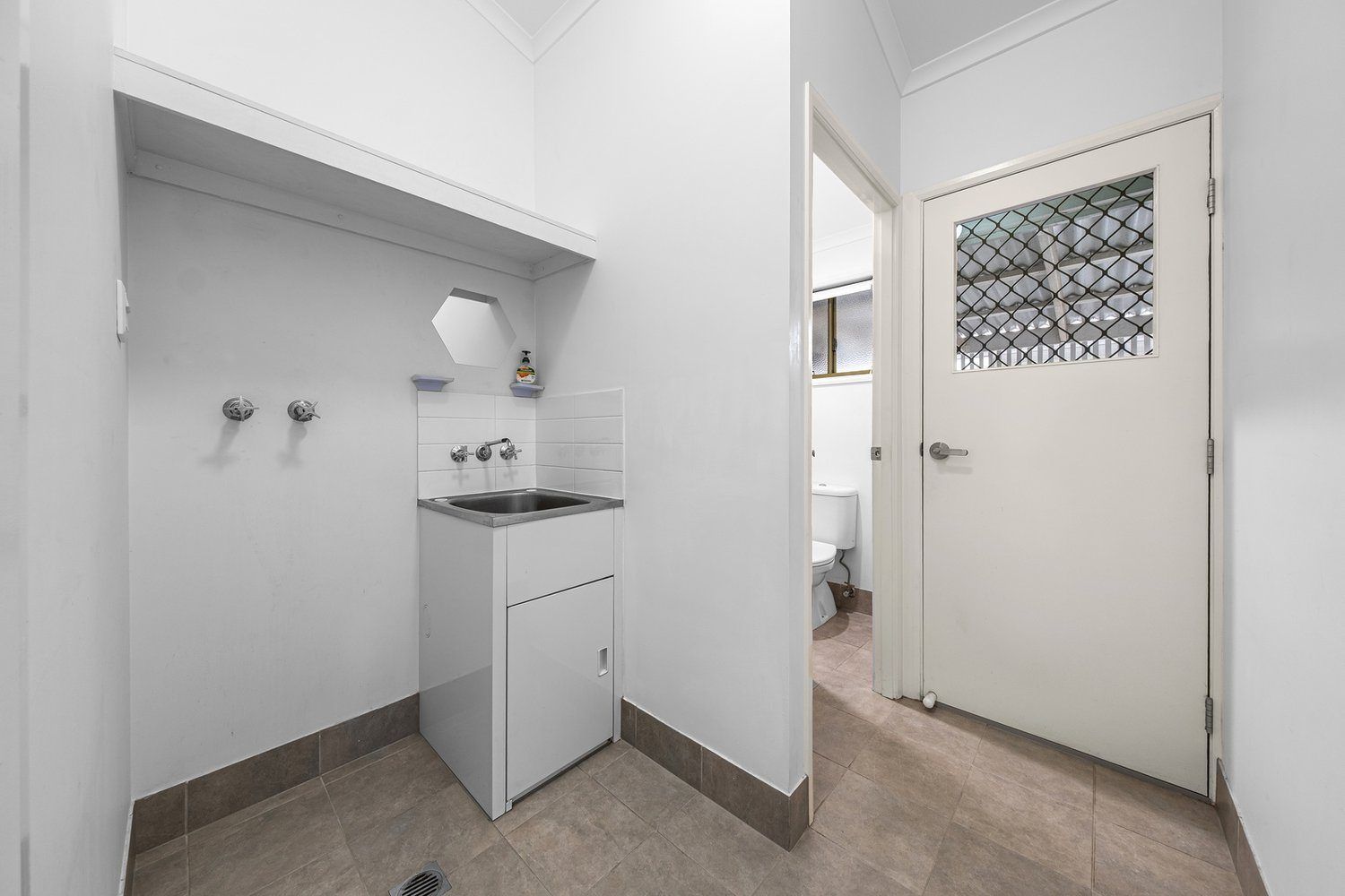 Bright & Spacious Living!