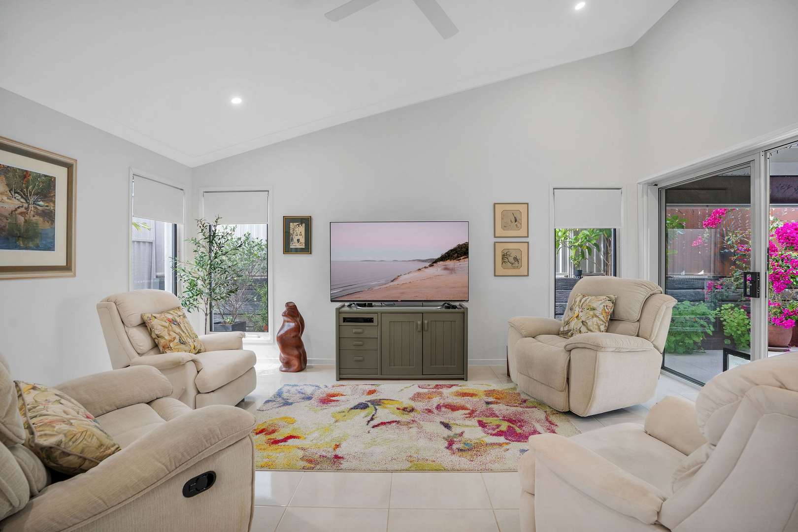 Alexandra by Palm Lake Resort