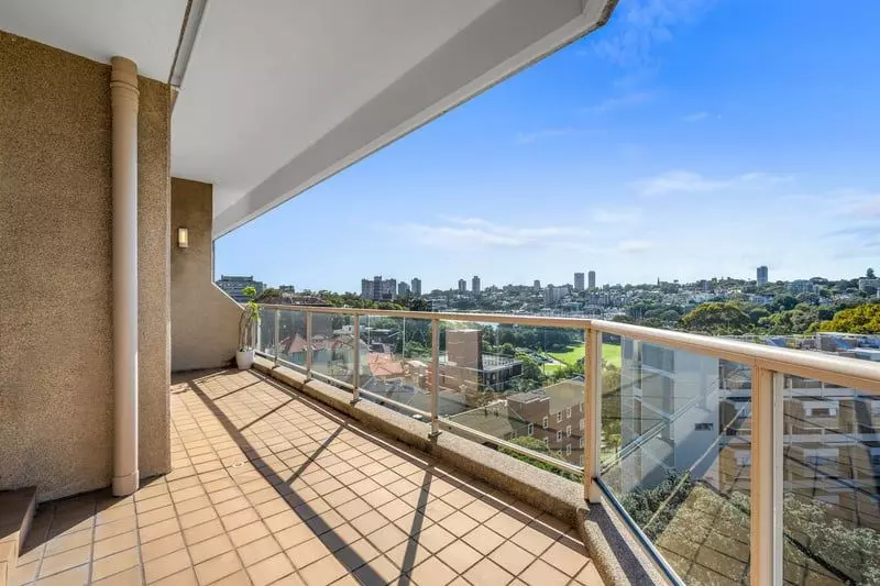 Elevated Apartment with Rushcutters Bay Views