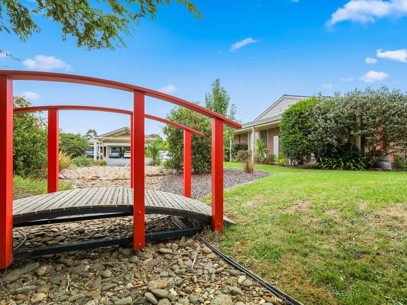 Tranquil garden retreat with A-grade village location