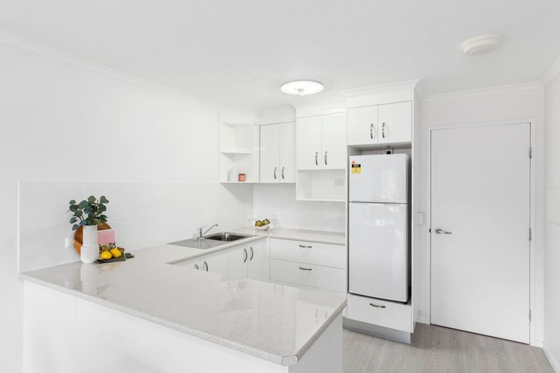 1-bedroom apartment with lush green views