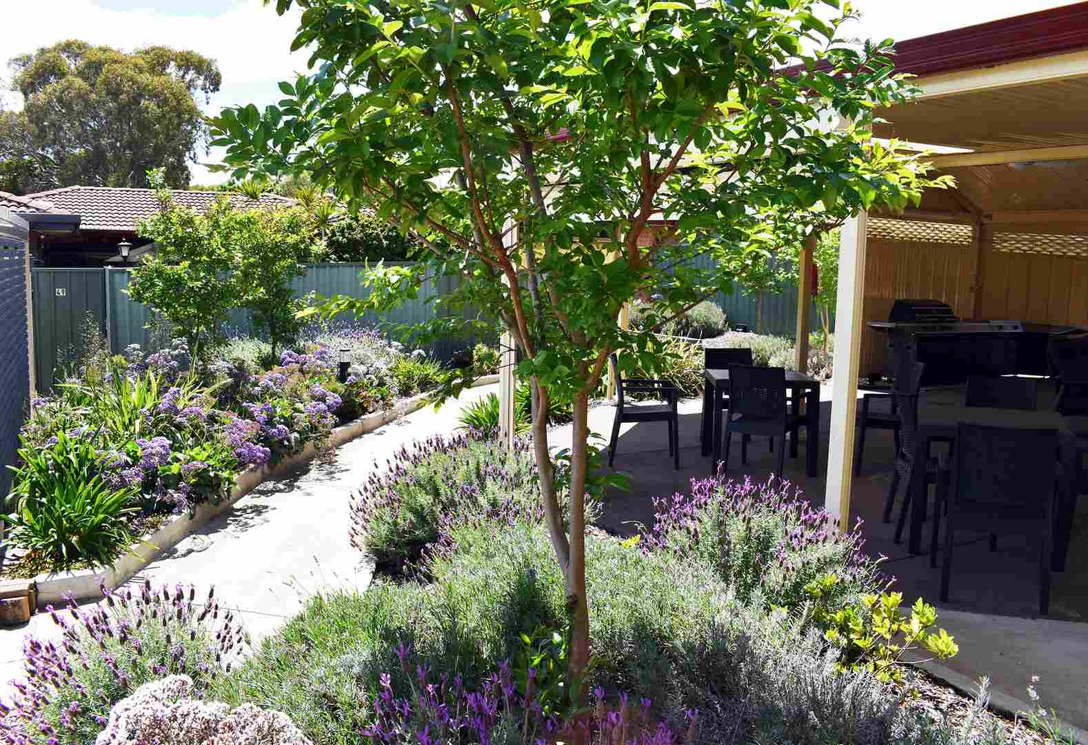 Resthaven Rostrevor ‘Leabrook Lodge’ Retirement Living offers 62 two-bedroom units close to Campbelltown Public Library, East Adelaide Healthcare, and Payneham Tavern.