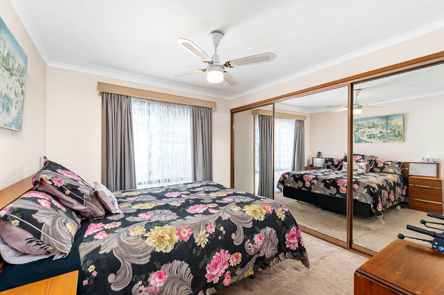 UNDER CONTRACT - Perfect Presentation - Huge Rooms, feel the space - Flex Floor Plan - Park 2 Cars