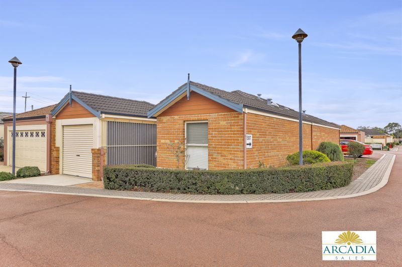 ARCADIA WATER MADDINGTON - Ideal Location, Close to Clubhouse, 2 Bedroom + Study