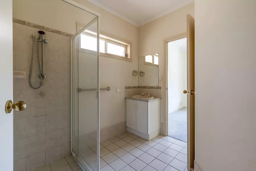 Three Bedroom, Two Living Areas - Close to Main Street - Vin Rice Village