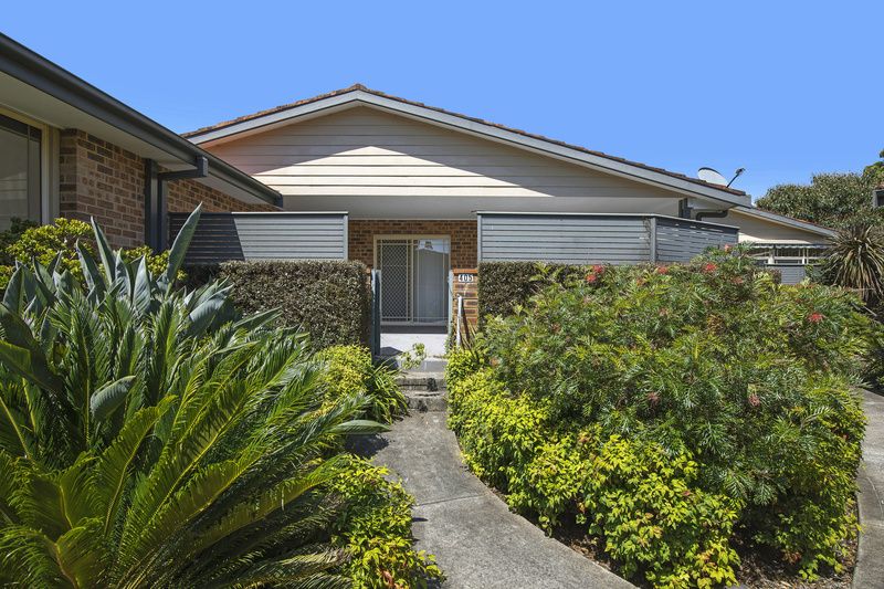 Sunlit Villa with Expansive Outdoor Living