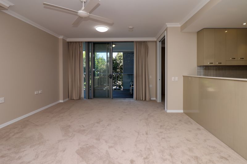 21/43 Taylor Street, Woolloongabba - 2 Bedroom apartment - wake up to the beautiful surrounds!