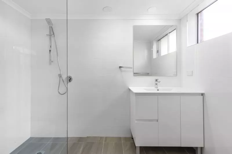 Perfectly maintained ground floor unit, with just a stroll to the main clubhouse and facilities