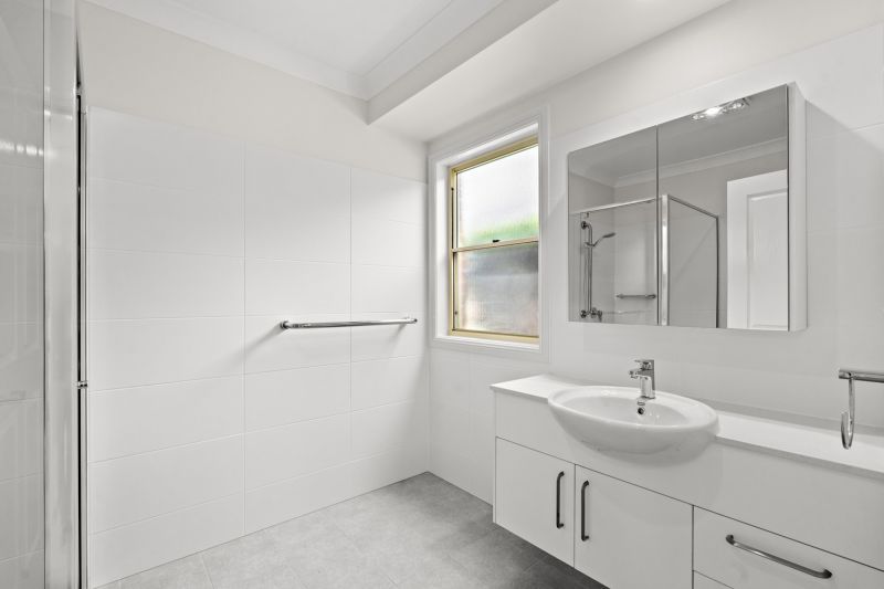 Modern, comfortable villa in quiet location.