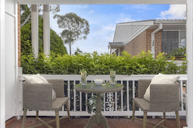 Stunning garden unit with sunny north-facing terrace and district views