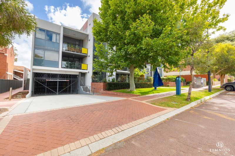 Exquisite Modern Living, Impressive with Great View!