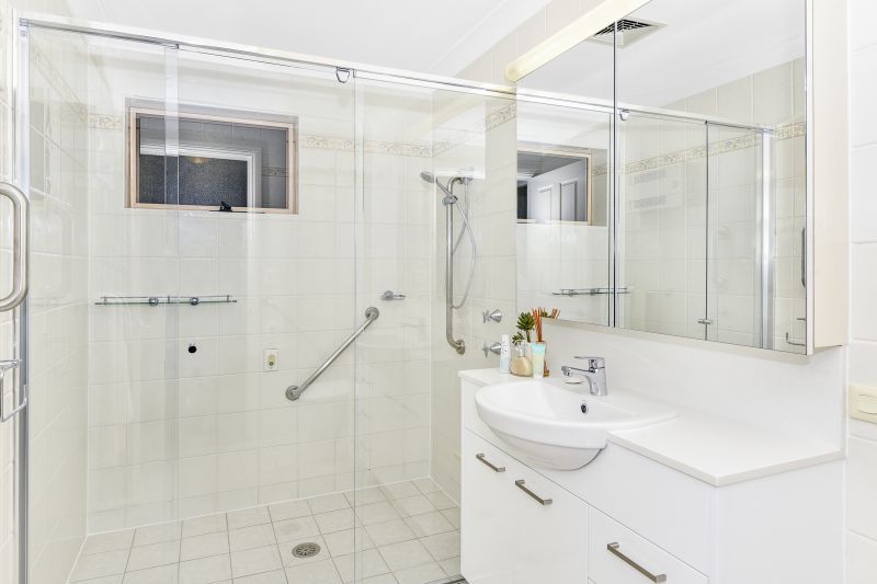 Beautiful 2-bedroom ground floor serviced apartment with 2 enclosed balconies. Perfect if you need that extra space.