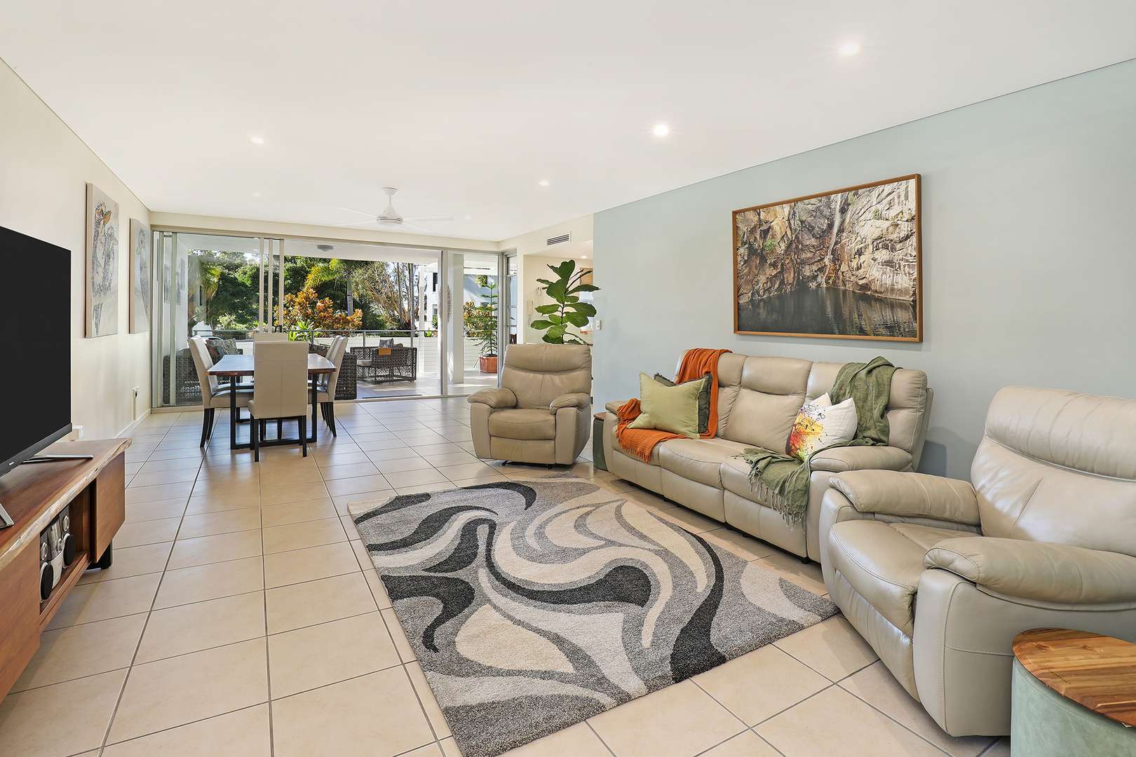 Luxury Apartment at an Irresistible Price - Don't Miss Out!