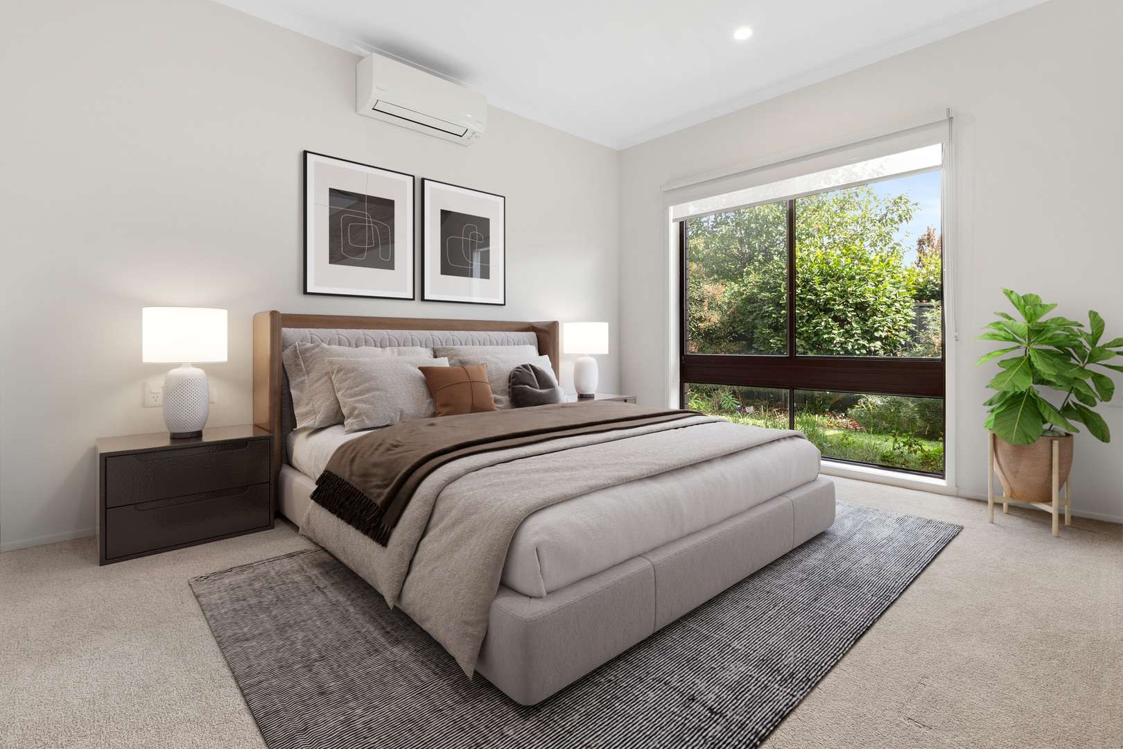 Charming 2-bedroom villa with a private backyard & an outdoor pergola