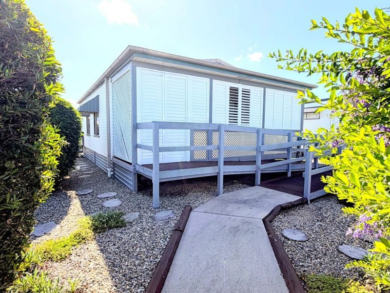 Spacious Home, Enclosed Veranda & Solar Power