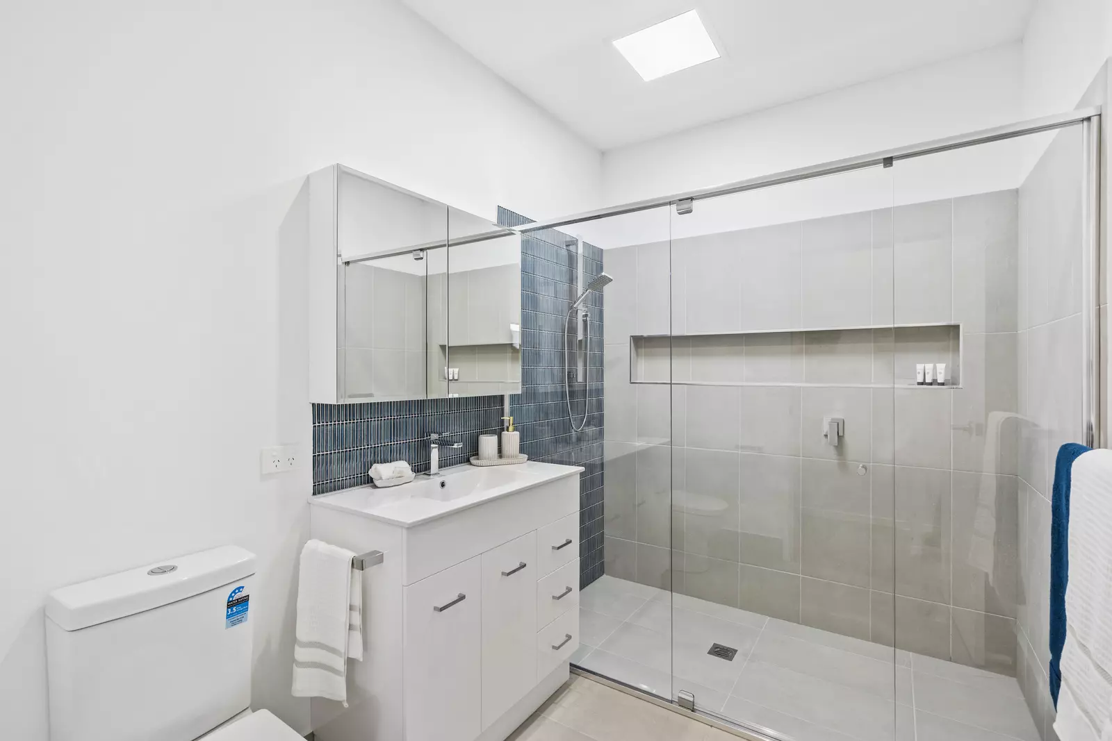 Perfectly located close to the Community Centre Villa 109