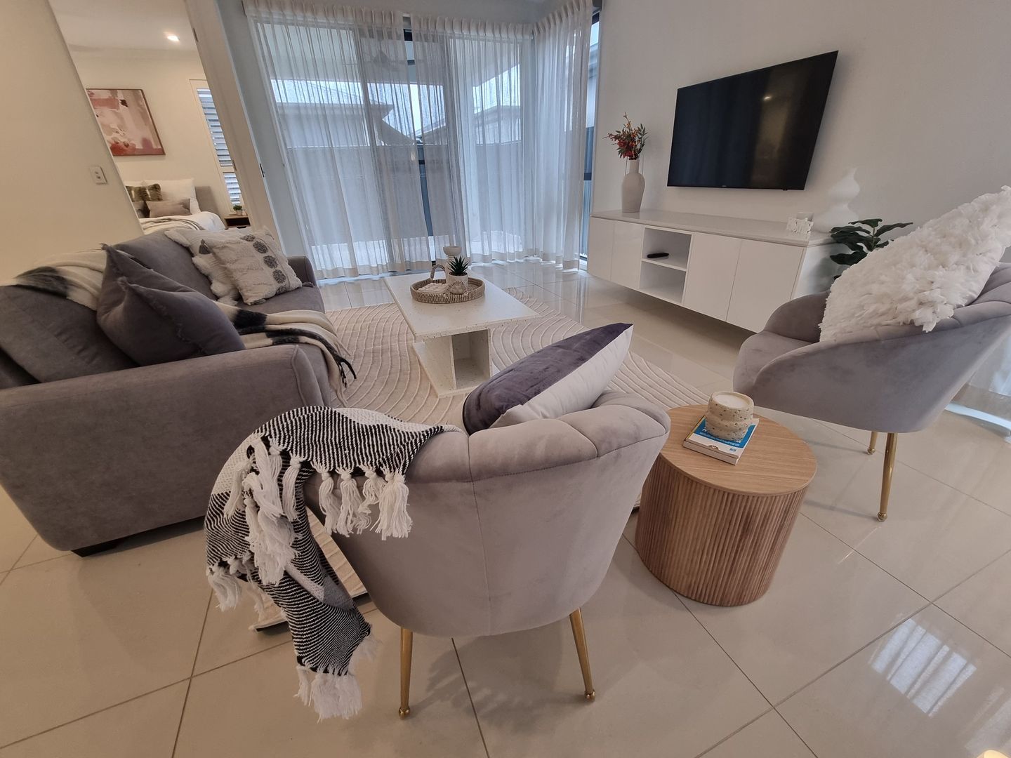 Where the Living is Easy… V109 Living Gems