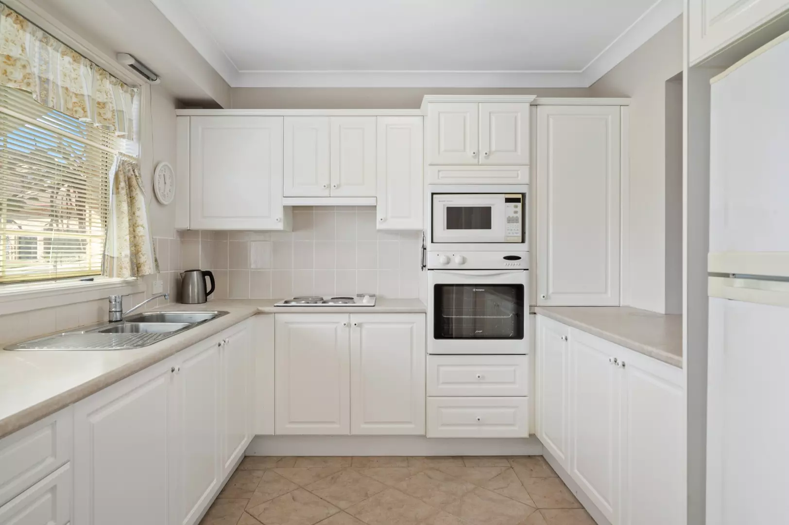 Ground floor Unit With Garage in Excellent Position