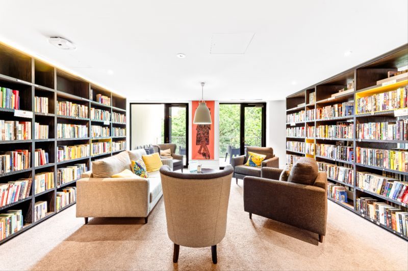Spacious one-bedroom with tranquil courtyard garden views