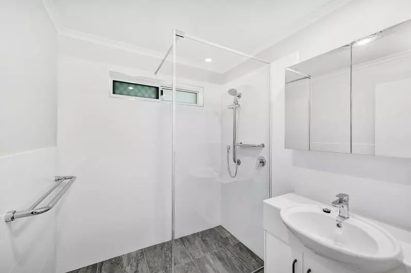 Garden views and coastal breeze!