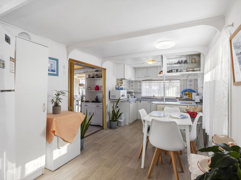 Priced to Sell - Spacious 2 Bedroom Residence – just a short stroll to beach, river & lagoon!