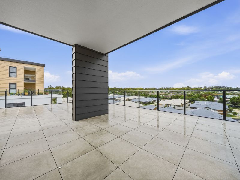 Expansive Apartment with large balcony