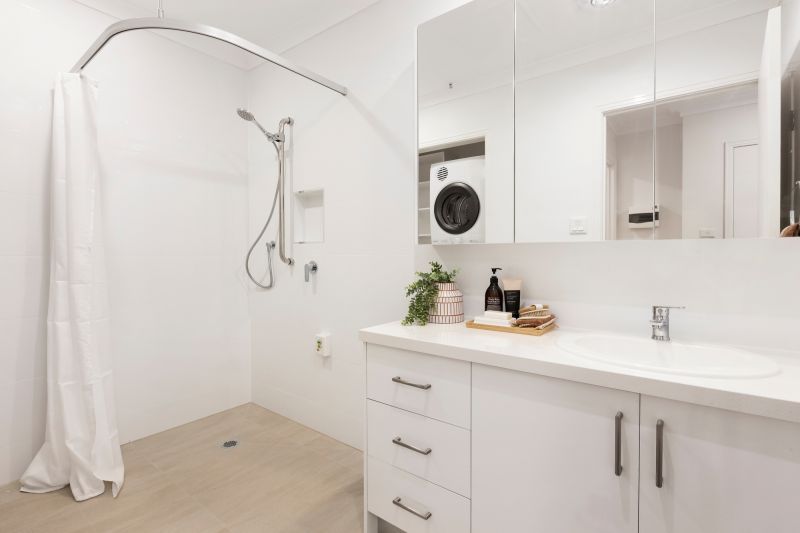 Cozy one-bedroom with exclusive courtyard access