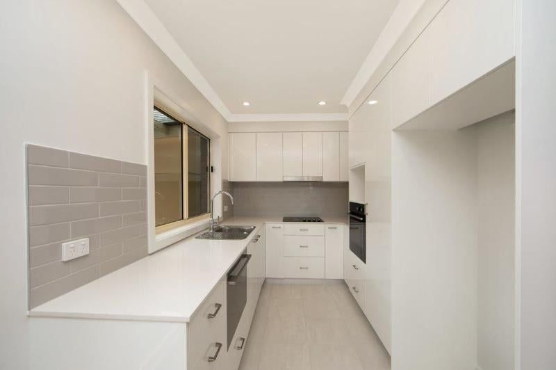 Bright, Modern Villa with Spacious North-Facing Balcony